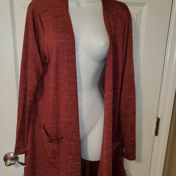 LuLaRoe Sweaters - Lularoe Heathered Maroon Caroline Sz L NWT